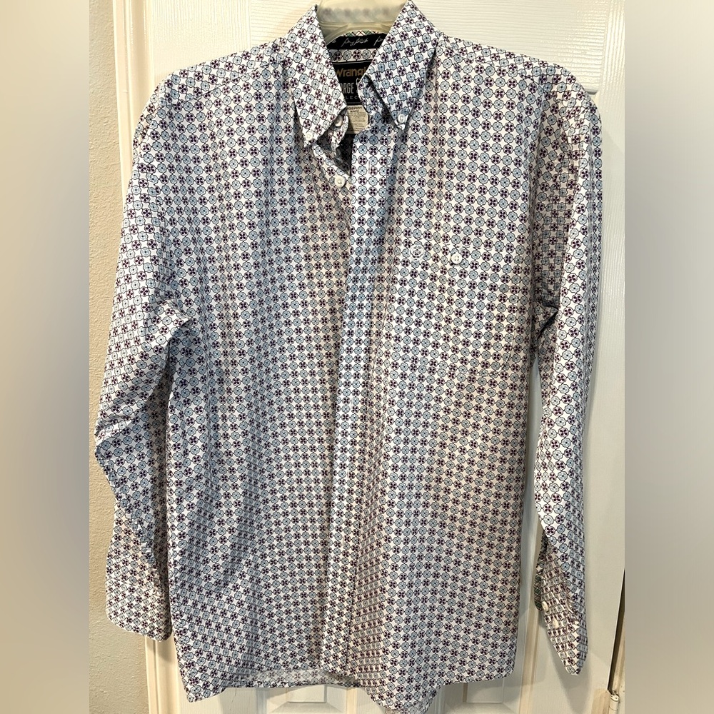 Wrangler brand George Strait collection men’s button down shirt purple check med